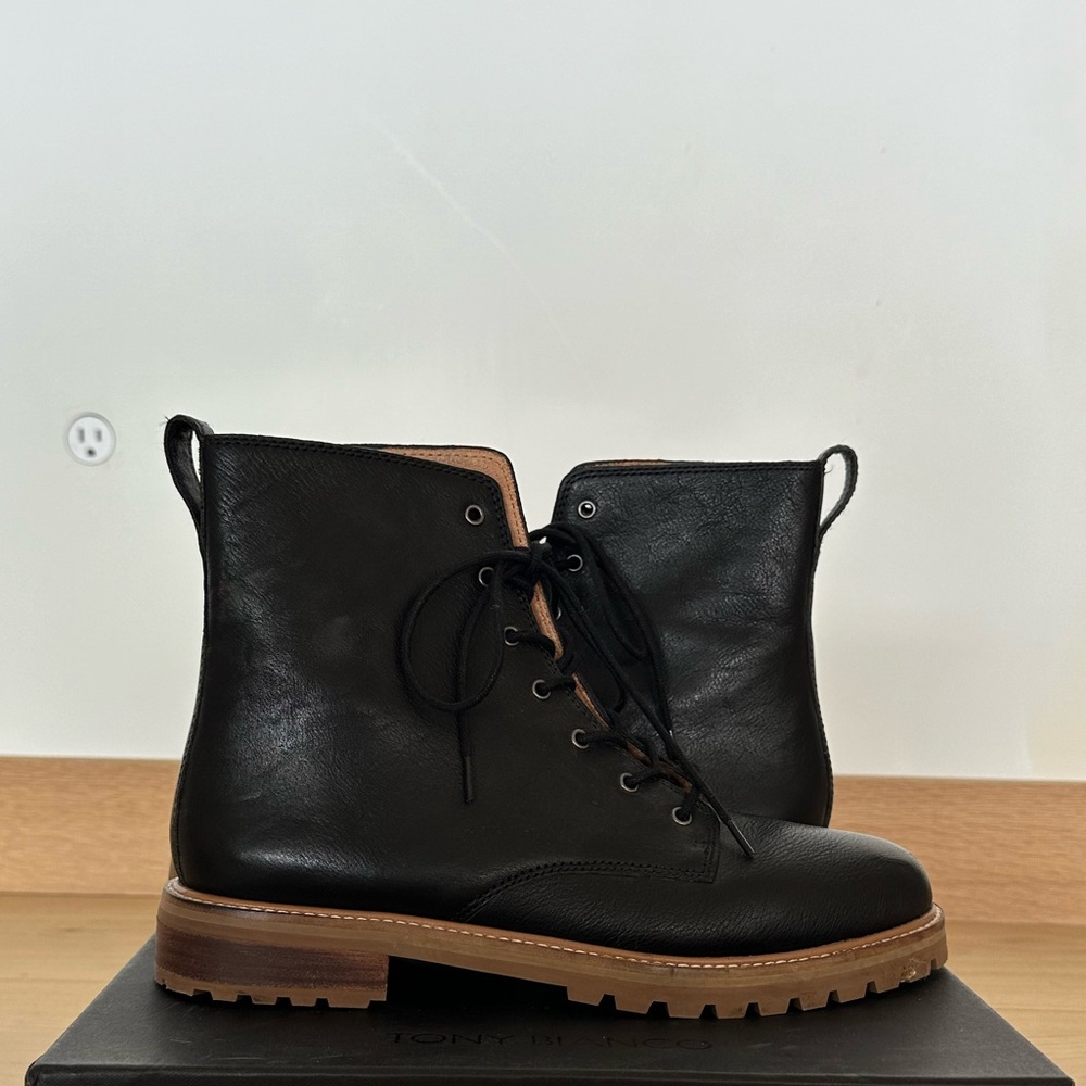 Madewell lace up boots in black size 9